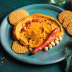 Pikantny hummus z pieczonej papryki